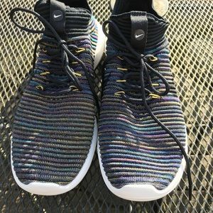 Nike Roshe Two Flyknit V2 Size 7.5 Running Shoe
